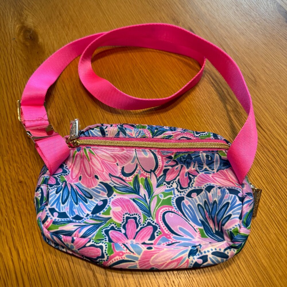 Lilly Pulitzer Belt Bag, New without Tags - Picture 2 of 3